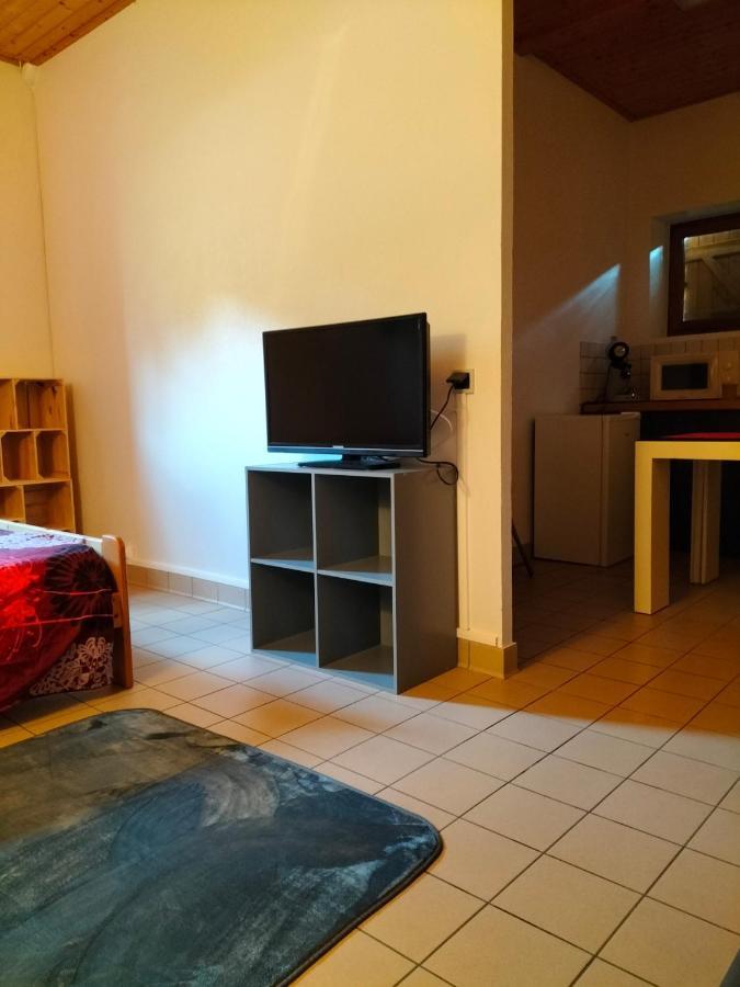Studio Confortable Proche Des Sites Touristiques Issendolus Exterior photo